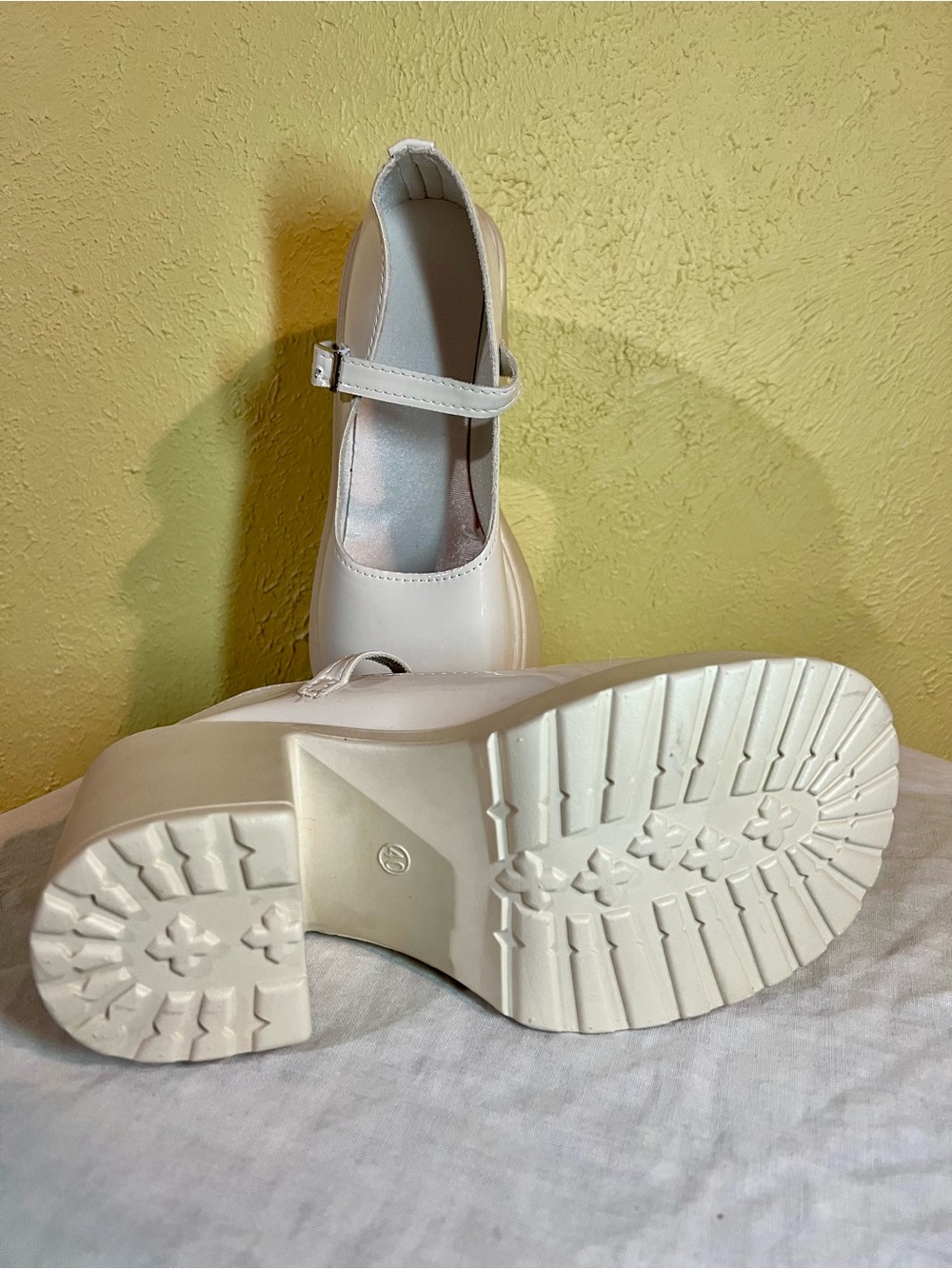 Mary Jane Chunky Platform Heels in Cream - Picture 4 of 4